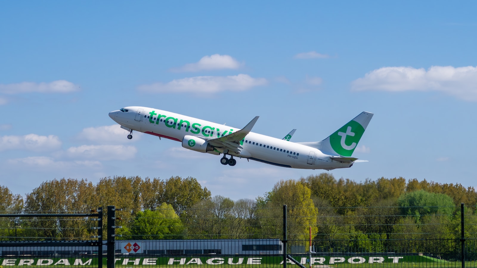 Transavia wijzigt beleid: Reizigers moeten fors gaan betalen voor handbagage
