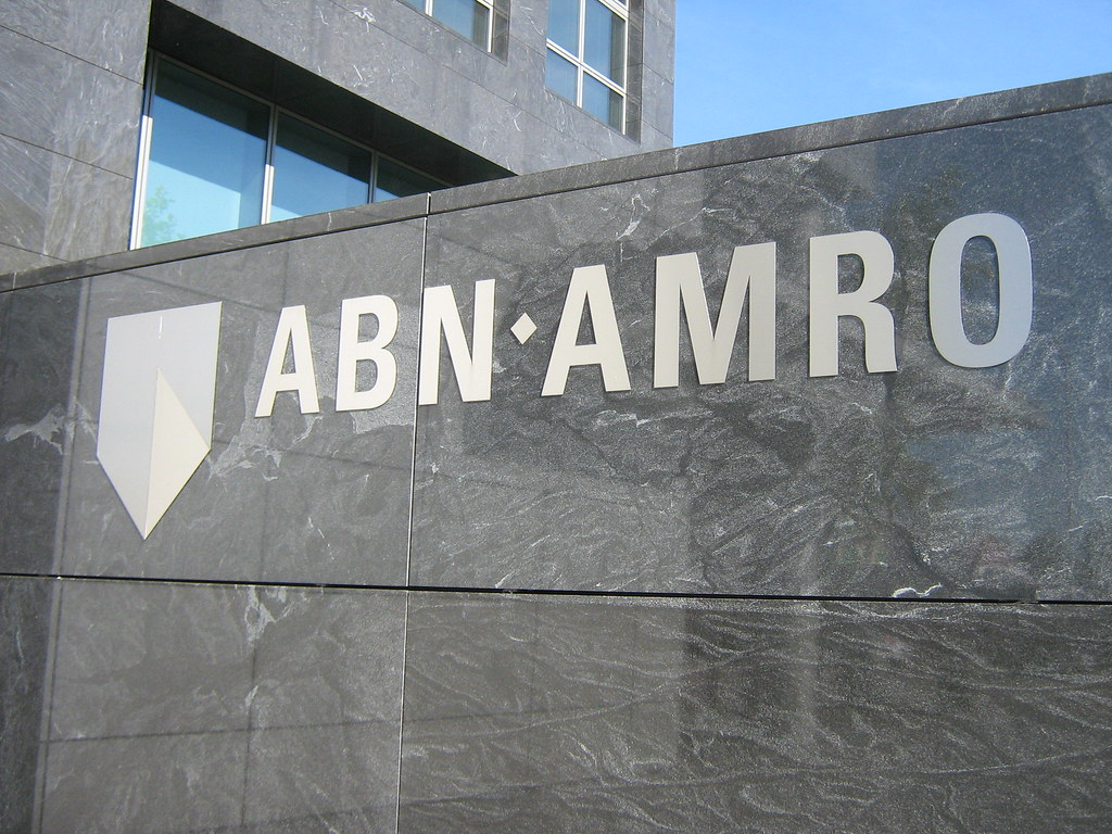 Man stort €2300 bij ABN Amro, automaat telt €1000 niet