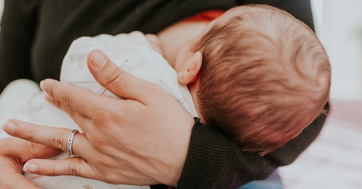 Kinderopvang medewerkster gaf maandenlang borstvoeding aan baby achter moeders rug om