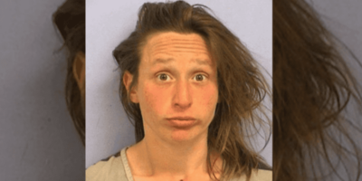 Vrouw gearresteerd voor masturberen in het openbaar "Met benen in de lucht en gespreid"