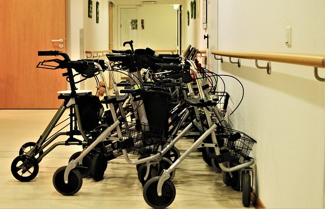 BREAKING: Bezoek van verpleeghuizen niet meer toegestaan