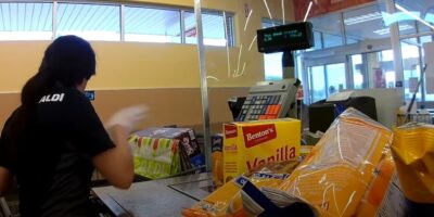 Aldi-manager onthult supermarktgeheim: 'Hebben trucjes bij de kassa'