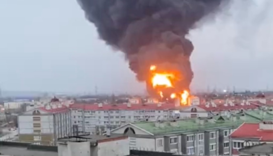 Oliedepot Rusland in brand
