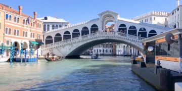 Venetie is toerisme spuugzat en gaat entreegeld vragen