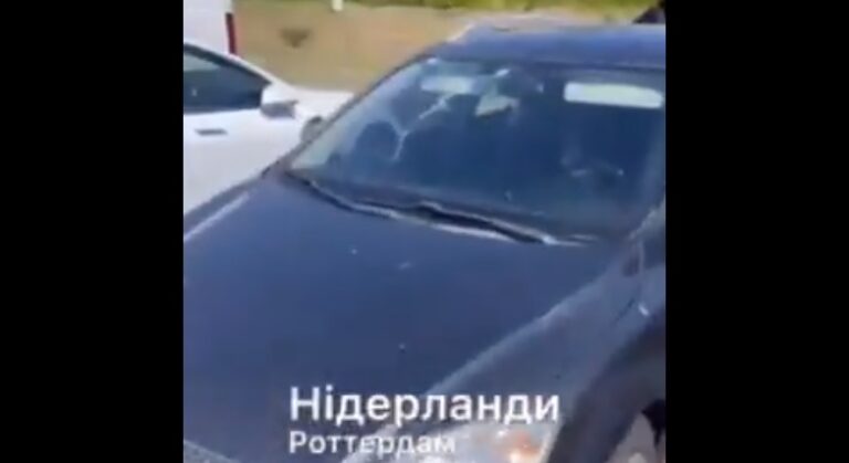 (Video) Vandalisten slopen 12 auto's van Oekraïense vluchtelingen in Rotterdam