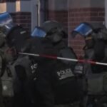 SCHOKKEND: Arrestatieteam voorkomt aanslagen op twee middelbare scholen