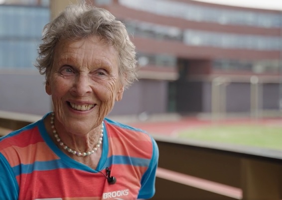 Aleet Rietje (82) is topfit en wil op haar honderdste het record op de 100 meter sprint verbreken
