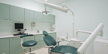 Bang voor pijn, corona of rekening: Tien procent Nederlanders mijdt tandarts