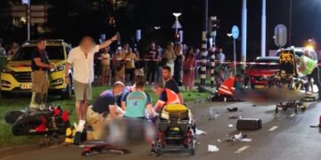 Vreselijk: Meisjes (16 en 17) zwaargewond na zware aanrijding door motor