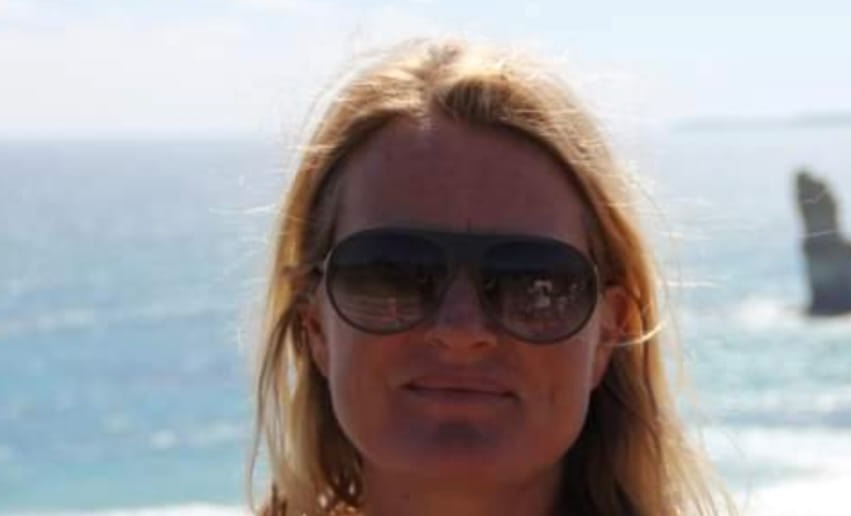 Danielle (51) draagt geen bikini meer op het strand, is bang voor gluurders