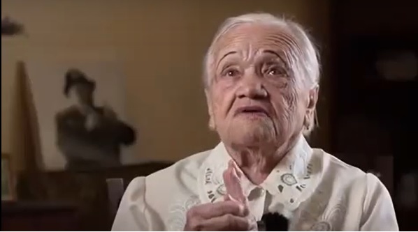 (VIDEO) 98-jarige Oekraïense vrouw wil het leger in om tegen Russen te vechten