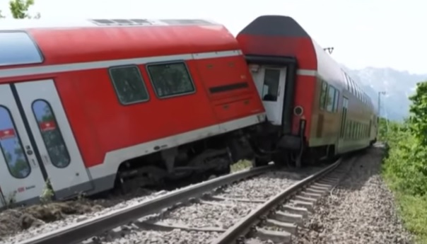 Schokkend: Trein ontspoord in Duitsland, meerdere doden en tientallen zwaargewonden