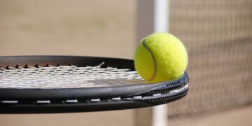 Groot misbruikschandaal in de tenniswereld: 'Prominente' NLse tenniscoach opgepakt