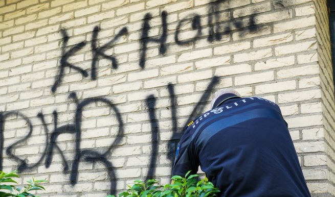 Angstaanjagend: Hooligans zoeken Rotterdamse wethouder thuis op