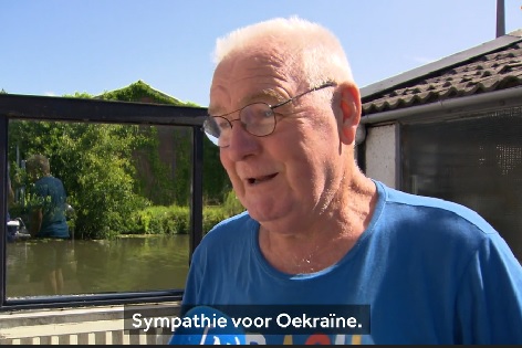 Hilarisch: Man legt uit waarom hij Nederlandse vlag ondersteboven ophangt
