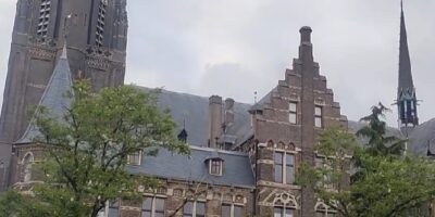 Breaking: Dode man aangetroffen op dak van Friese kerk
