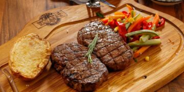 Haarlem voert bizar verbod in: reclame maken voor vlees eten mag niet meer