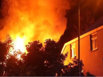 Breaking: Verwoestende brand in Vught, bewoonster mogelijk dood