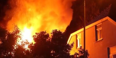 Breaking: Verwoestende brand in Vught, bewoonster mogelijk dood