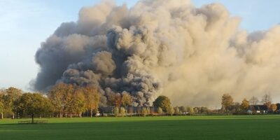 Vreselijk: Gigantische brand in Putten, 3.000 dieren levend verbrand