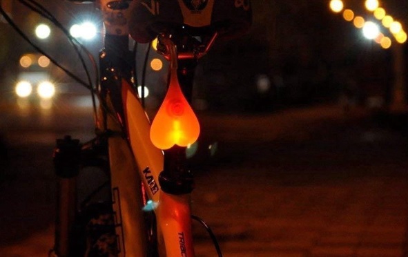 Perfect cadeau voor de feestdagen: fietslicht in balzak-vorm