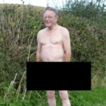 Stuart (86) zoekt een achtertuin die hij kan huren om naakt in rond te lopen