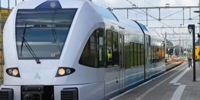 Treinpassagiers in Limburg willen weten waarom de trein zo lang stilstaat en doen vreselijke ontdekking