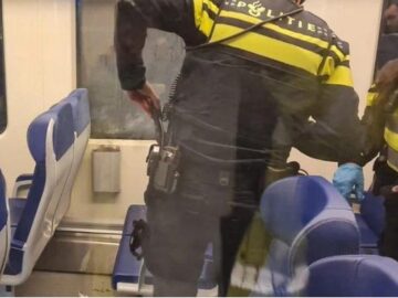 Jongen (18) steekt zware vuurwerkbom af in volle NS-trein, raakt zijn hand kwijt