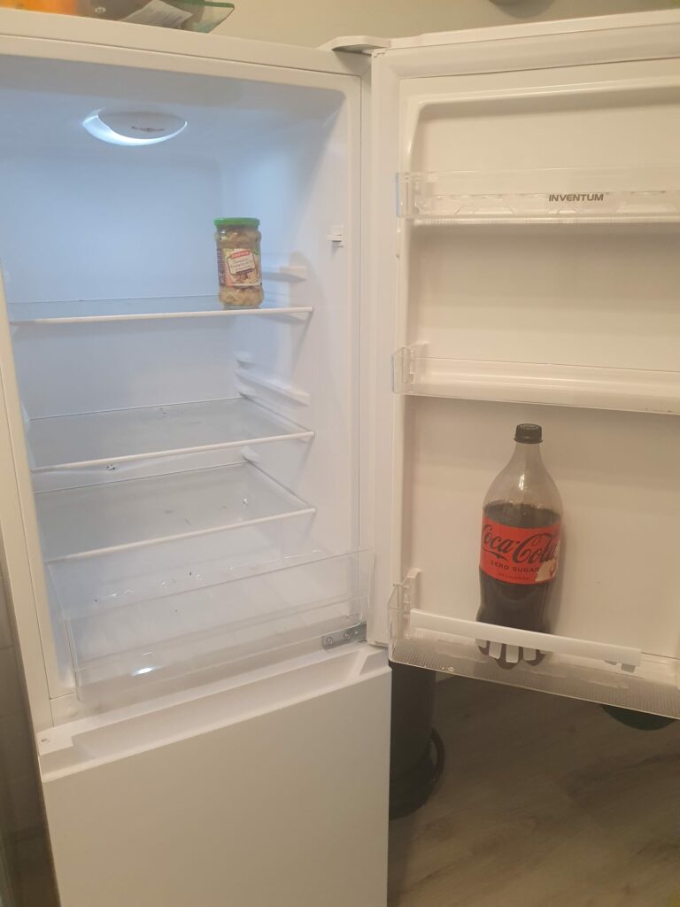 Monique's koelkast is leeg: ''Soms weet ik niet of mijn zoontje en ik kunnen eten''