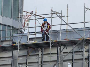 Man sterft bij verschrikkelijk bedrijfsongeval op bouwplaats in Den Haag