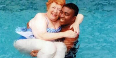 Angela (72) trouwt met CJ (26) uit Nigeria: ''Ik ben zijn droomvrouw''