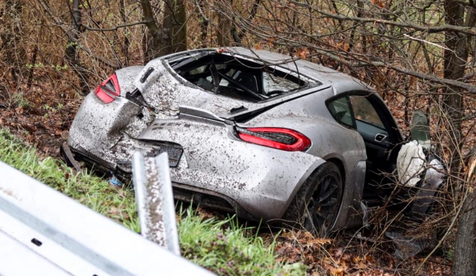 Horror-crash met drie Porsches: meerdere doden