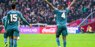 Feyenoord sloopt Ajax in eigen stadion: 2-3