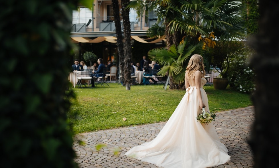 Bruid loopt vlak voor ceremonie verkeerde kamer binnen en wil niet meer trouwen