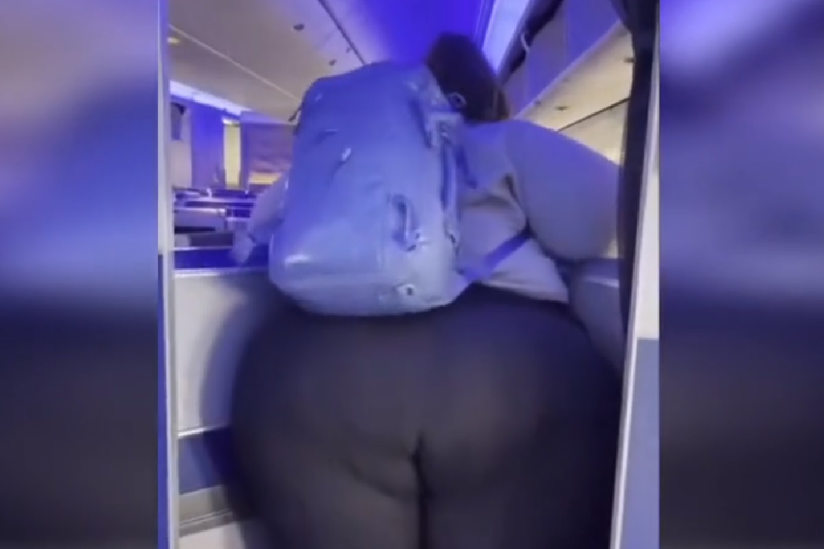 Olivia past niet door het gangpad van het vliegtuig, wil veel geld zien