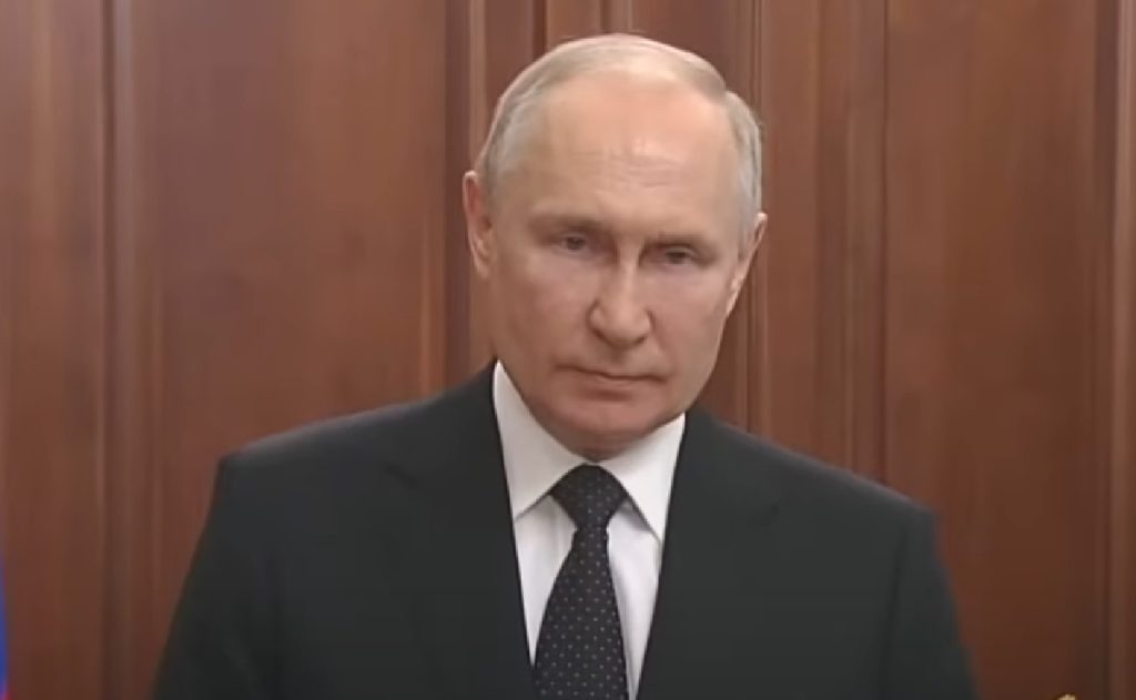 Brekend nieuws: Vladimir Poetin slaat op de vlucht