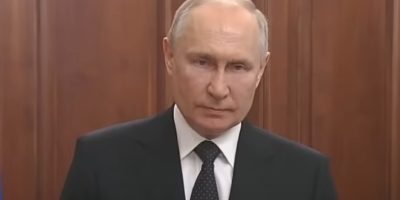 Brekend nieuws: Vladimir Poetin slaat op de vlucht