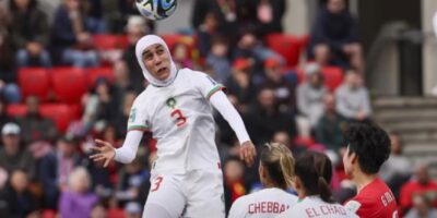 Primeurtje: Marokkaanse voetbalster speelt op het WK met hoofddoek