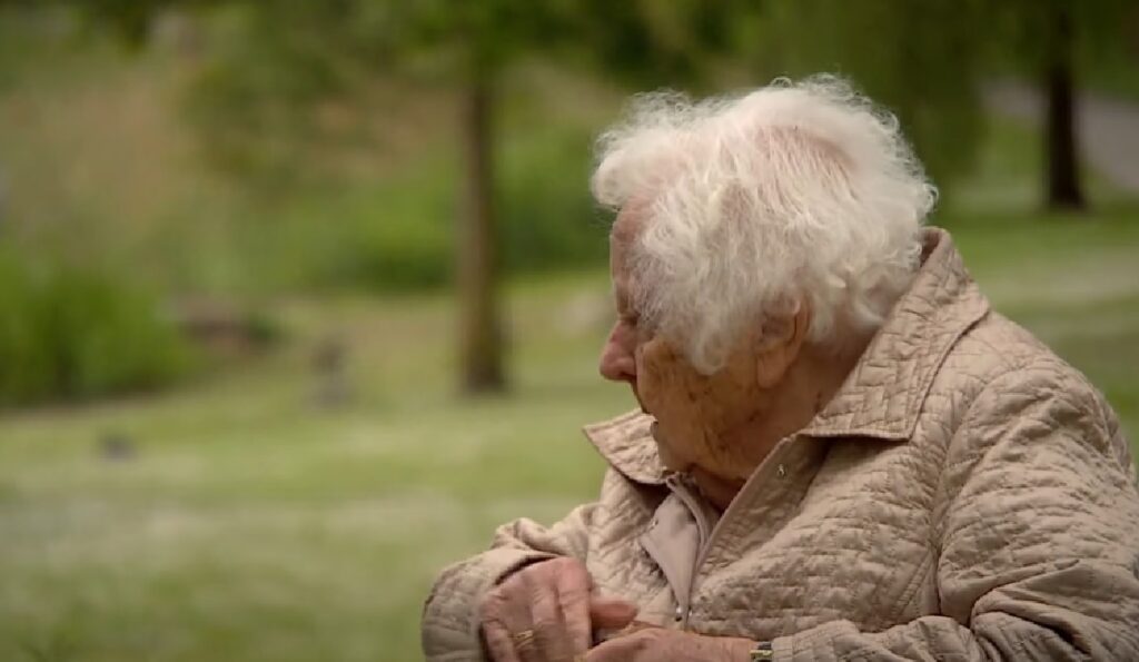 Corrie wordt zondag 93 jaar, familie zegt massaal af om opmerkelijke reden