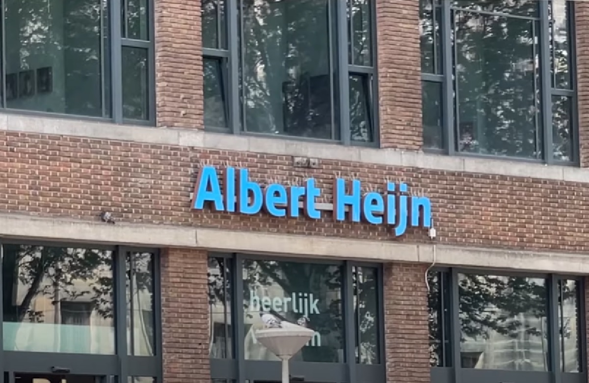Albert Heijn neemt gedeeltelijk afscheid van contant geld